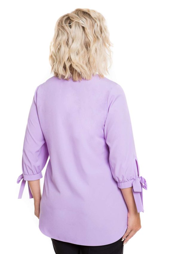 Красивая блузка лилового цвета Новита