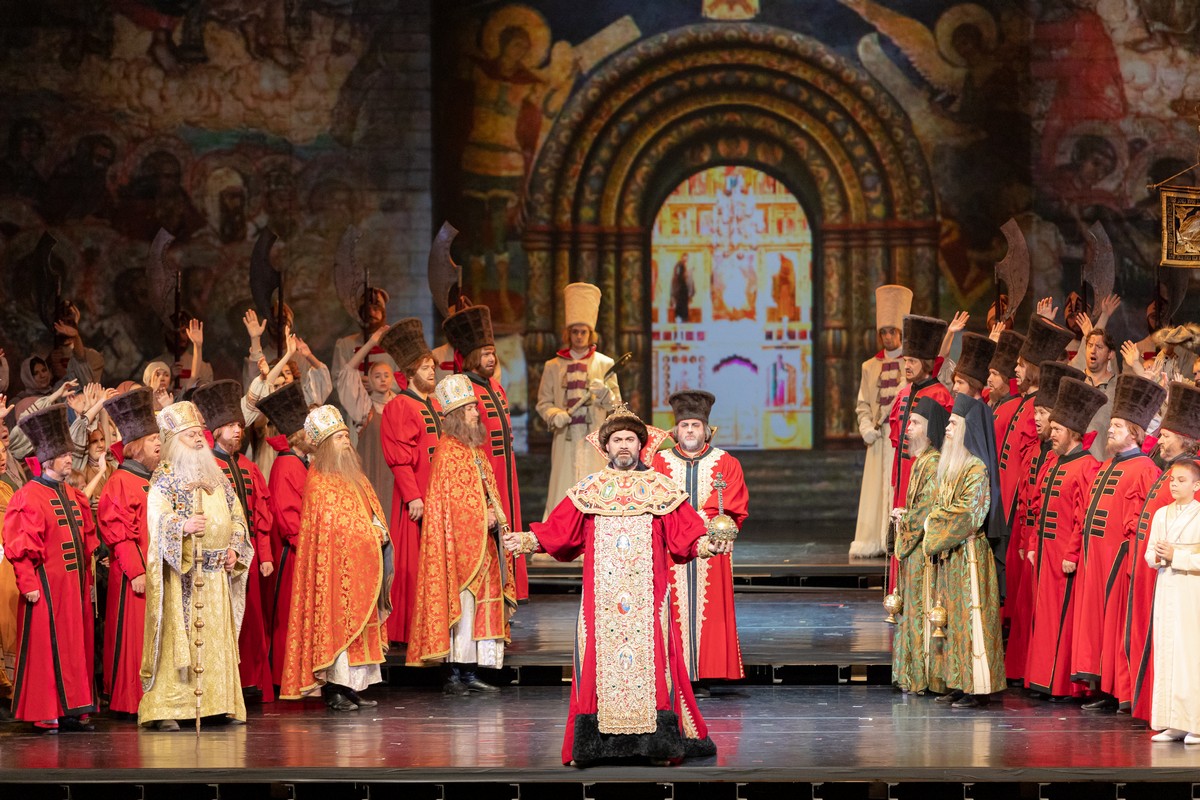 «Борис Годунов» с Ильдаром Абдразаковым пройдет 8 марта на сцене «Мюзик-Холла»