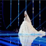 В платье «Царевна-Лебедь» сегодня представила Россию участница на конкурсе красоты «Мисс Вселенная»